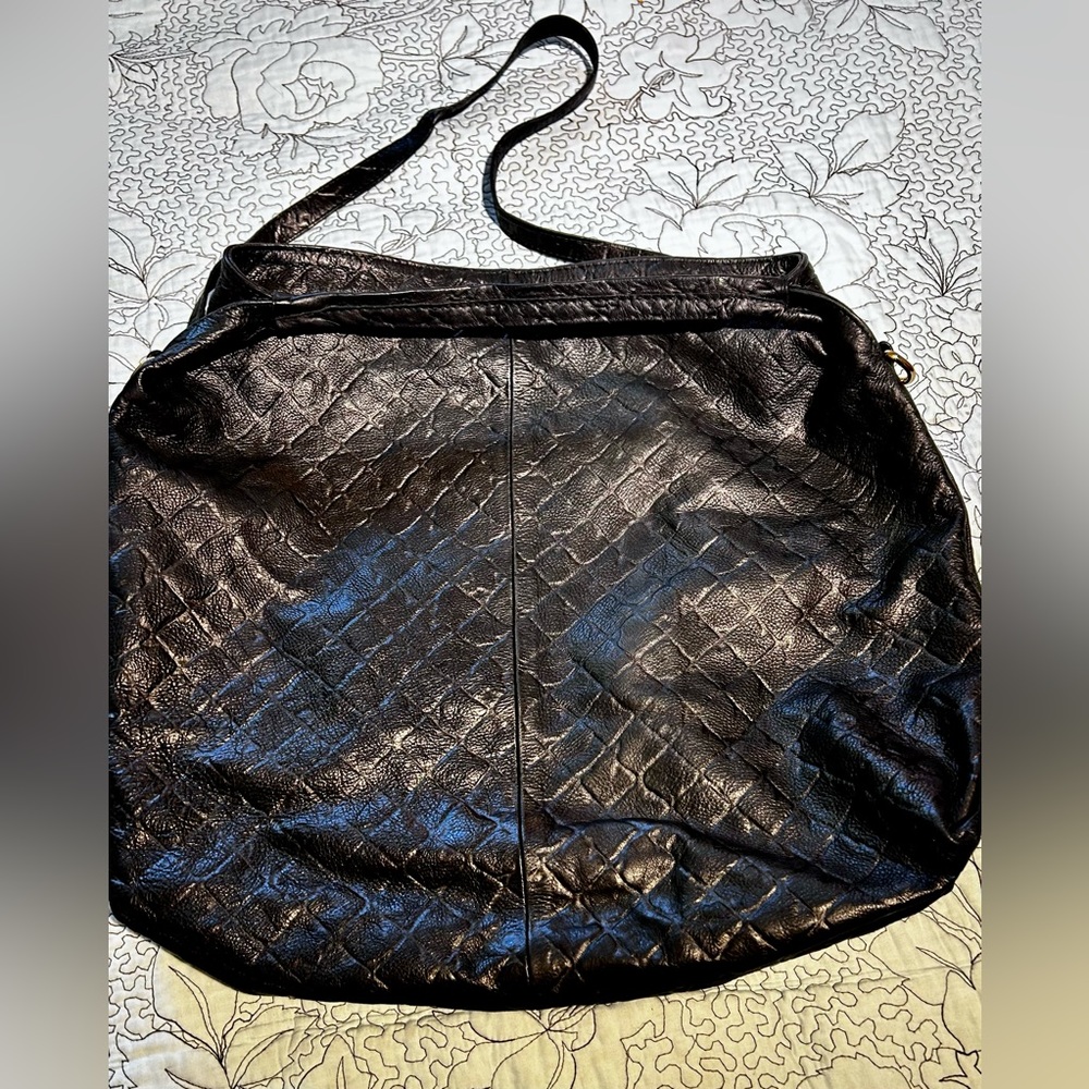 LAURA DI MAGGIO Embossed Leather Oversized Unstructured Hobo/Satchel - Picture 10 of 15
